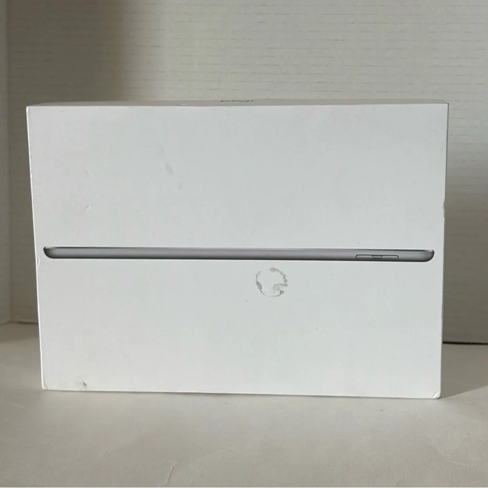 Apple iPad 32gb MP2FLL/A EMPTY box only